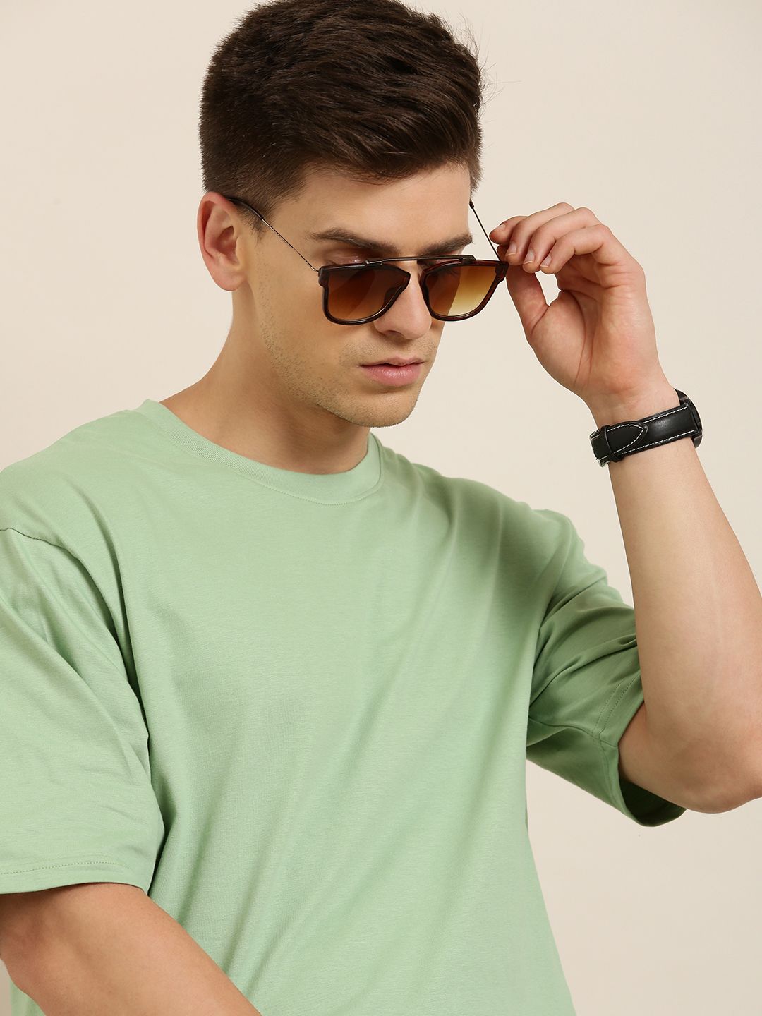 Difference of Opinion Green Solid Oversized T-Shirt